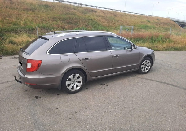 Skoda Superb cena 25500 przebieg: 190000, rok produkcji 2010 z Wrocław małe 37